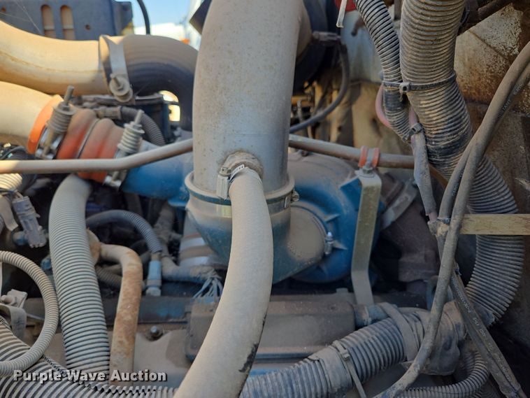 image for item ED2512 2000 International 4700 bucket truck