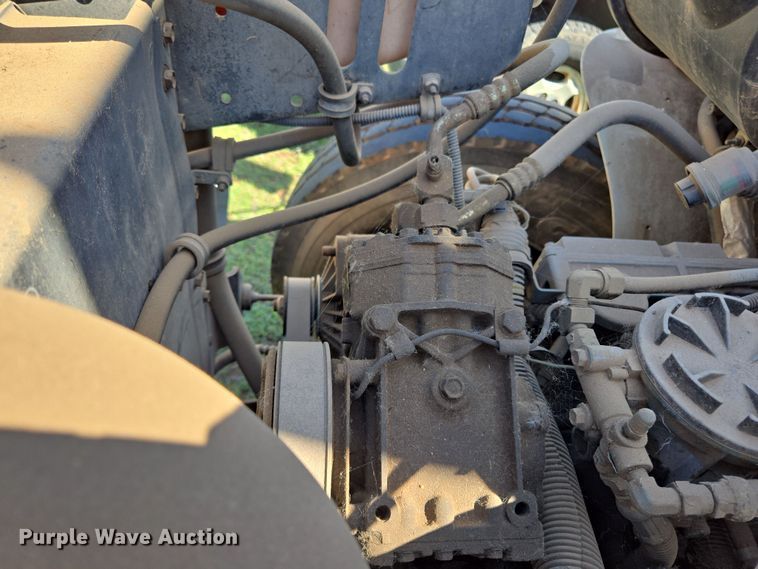 image for item ED2512 2000 International 4700 bucket truck