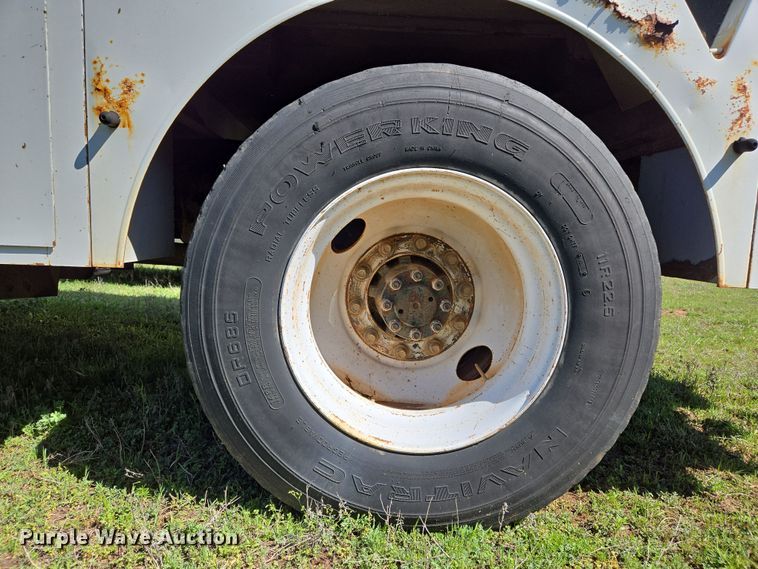 image for item ED2512 2000 International 4700 bucket truck