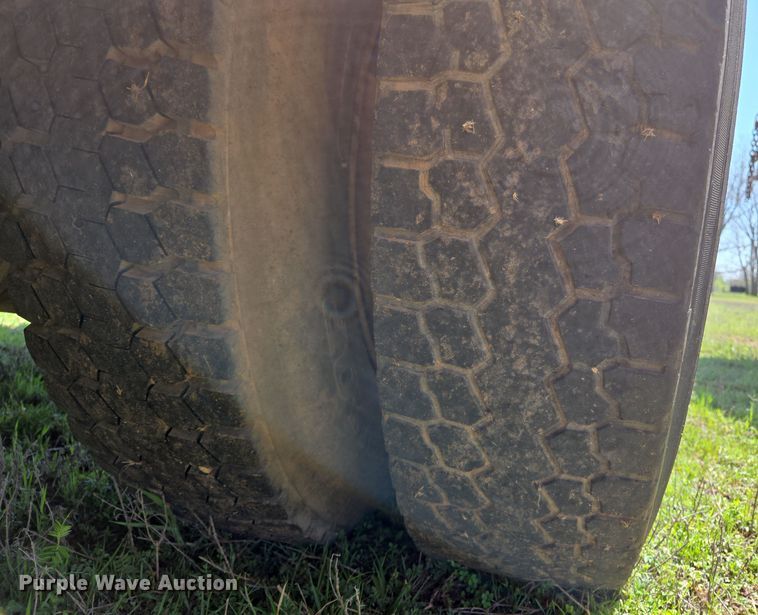 image for item ED2512 2000 International 4700 bucket truck
