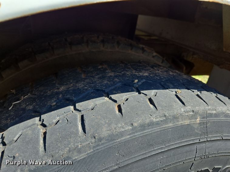 image for item ED2512 2000 International 4700 bucket truck