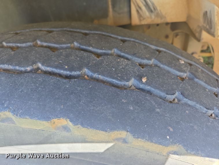 image for item ED2512 2000 International 4700 bucket truck