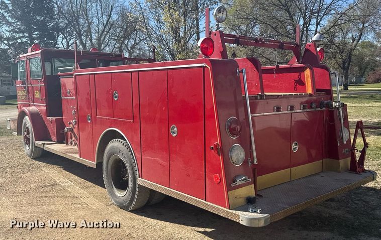 image for item EG6390 1971 International C0 8190 pumper fire truck