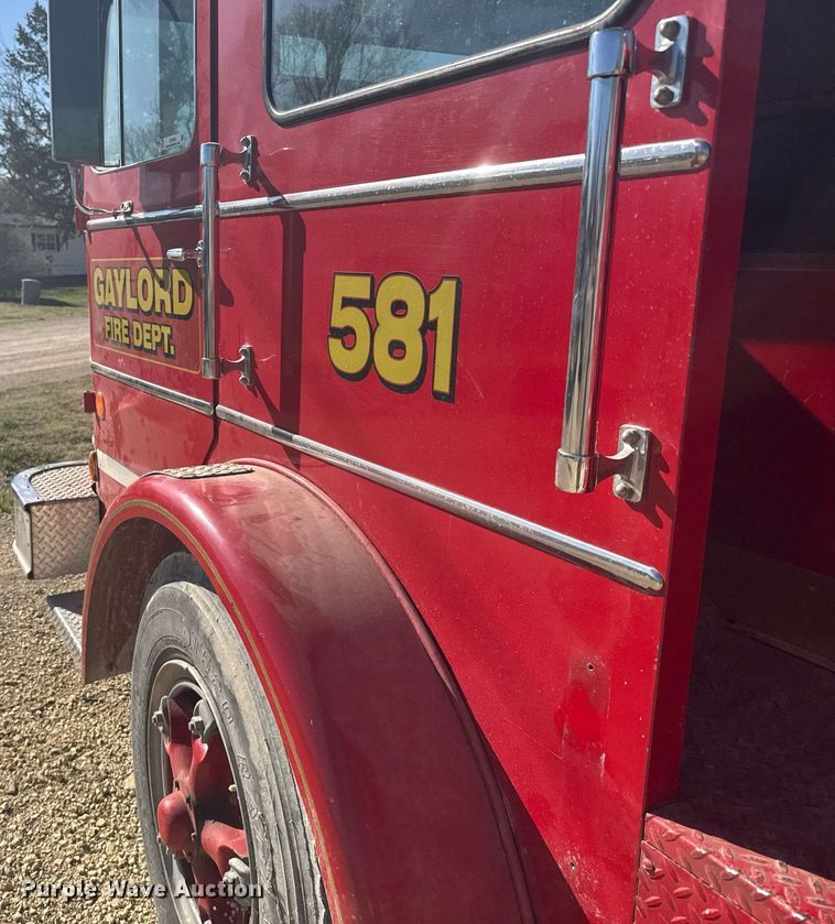 image for item EG6390 1971 International C0 8190 pumper fire truck