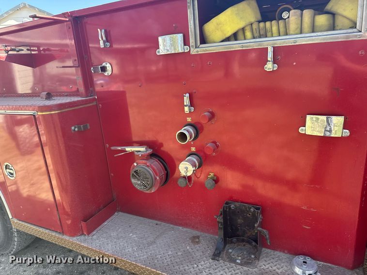 image for item EG6390 1971 International C0 8190 pumper fire truck