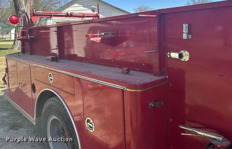 image for item EG6390 1971 International C0 8190 pumper fire truck