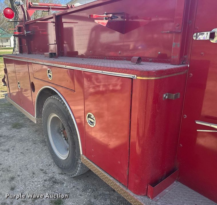 image for item EG6390 1971 International C0 8190 pumper fire truck