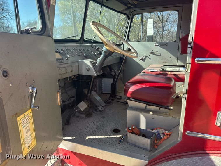 image for item EG6390 1971 International C0 8190 pumper fire truck