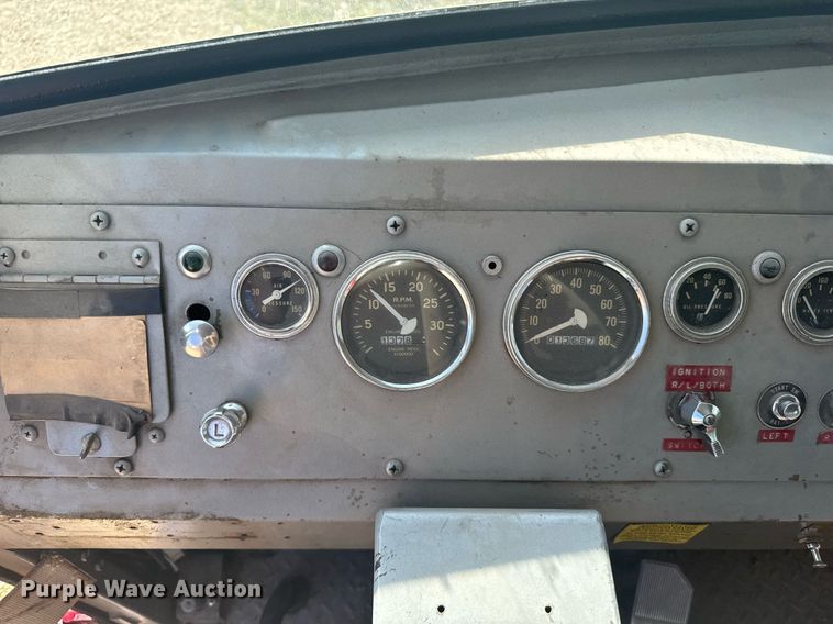 image for item EG6390 1971 International C0 8190 pumper fire truck