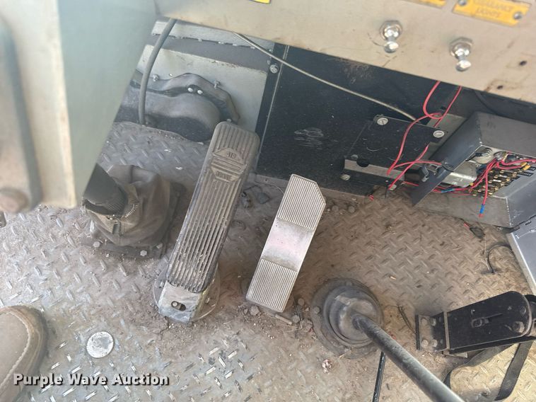 image for item EG6390 1971 International C0 8190 pumper fire truck