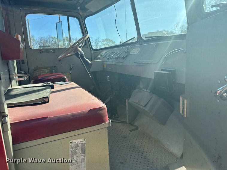 image for item EG6390 1971 International C0 8190 pumper fire truck