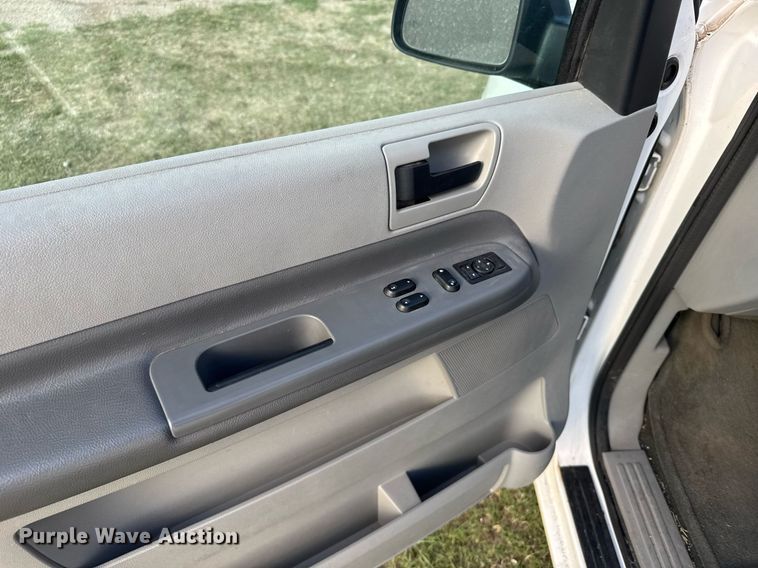 image for item EG6392 2004 Ford Freestar S van