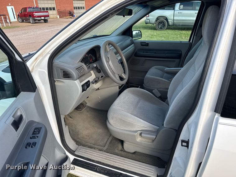 image for item EG6392 2004 Ford Freestar S van