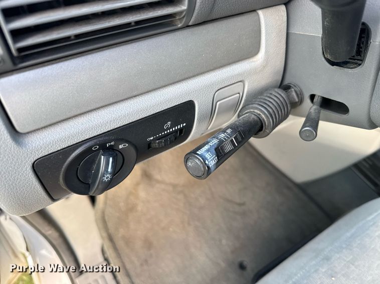 image for item EG6392 2004 Ford Freestar S van