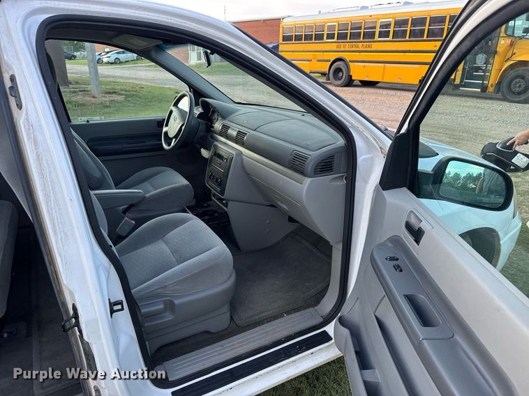 image for item EG6392 2004 Ford Freestar S van