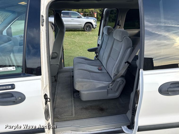 image for item EG6392 2004 Ford Freestar S van