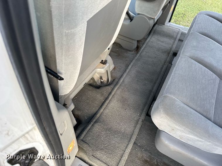 image for item EG6392 2004 Ford Freestar S van