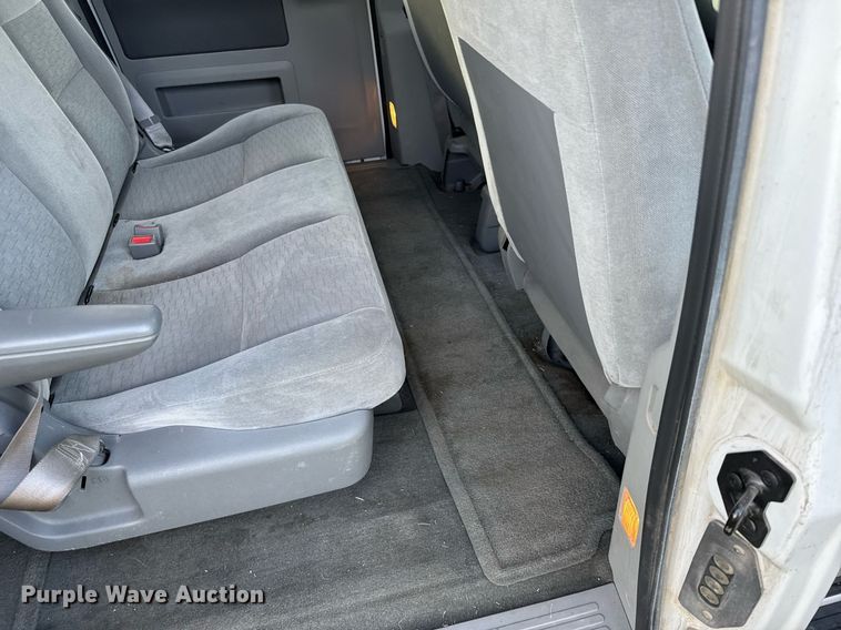 image for item EG6392 2004 Ford Freestar S van