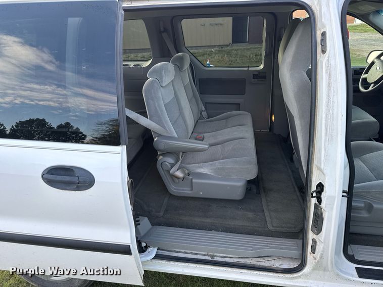 image for item EG6392 2004 Ford Freestar S van