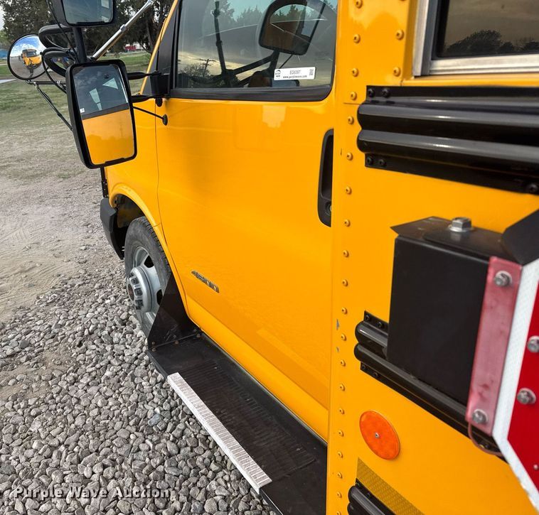 image for item EG6397 2015 Thomas Built Savana G4500 school bus