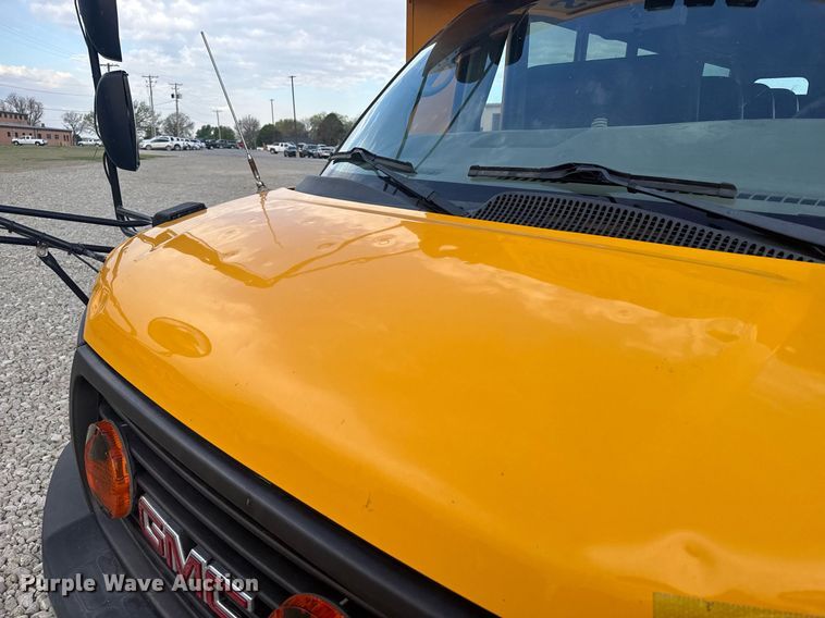 image for item EG6397 2015 Thomas Built Savana G4500 school bus