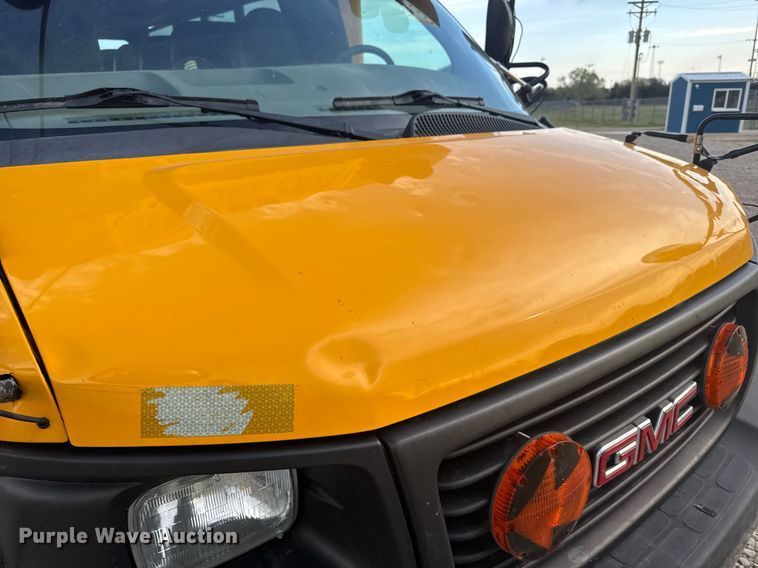 image for item EG6397 2015 Thomas Built Savana G4500 school bus