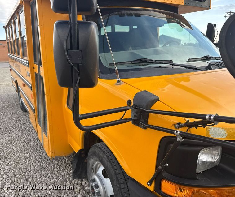 image for item EG6397 2015 Thomas Built Savana G4500 school bus