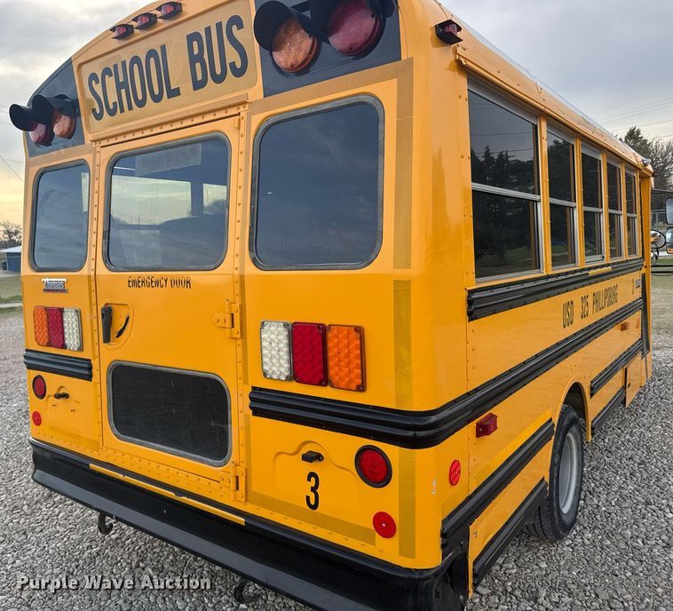 image for item EG6397 2015 Thomas Built Savana G4500 school bus