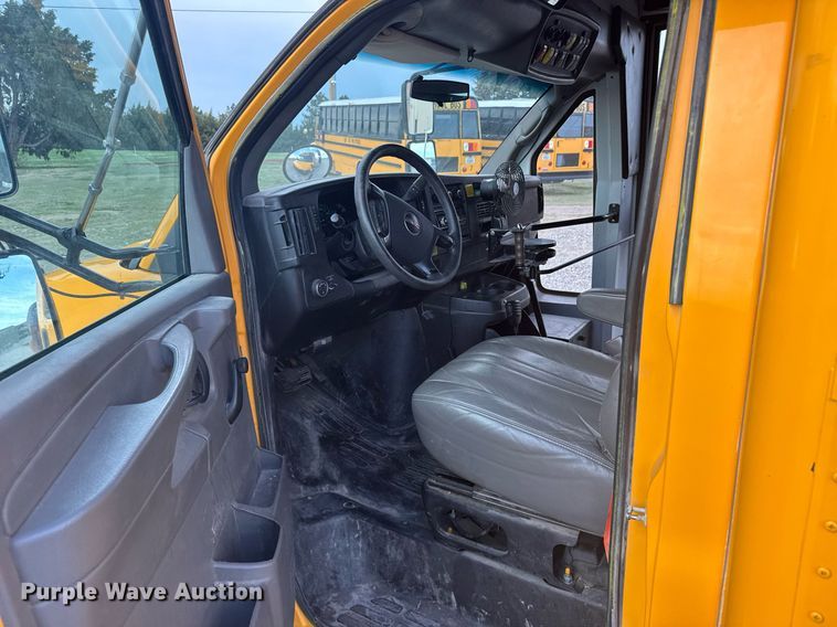 image for item EG6397 2015 Thomas Built Savana G4500 school bus