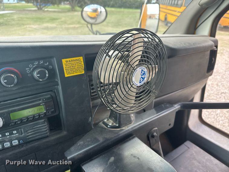 image for item EG6397 2015 Thomas Built Savana G4500 school bus