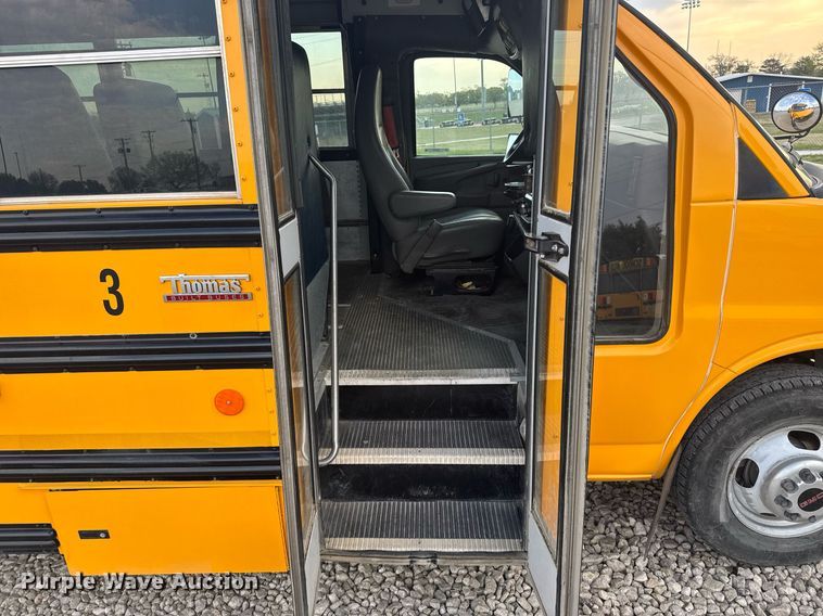 image for item EG6397 2015 Thomas Built Savana G4500 school bus