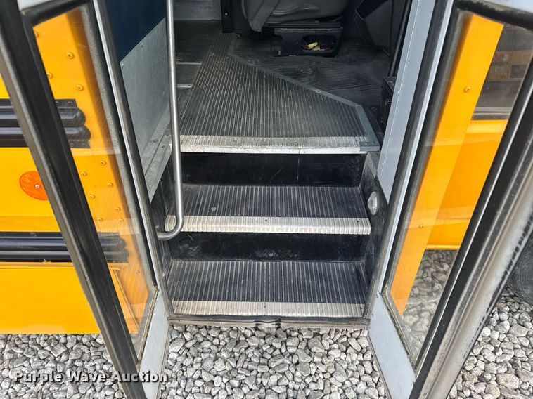 image for item EG6397 2015 Thomas Built Savana G4500 school bus