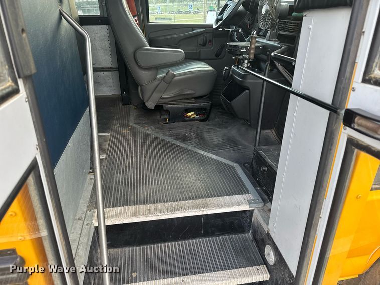 image for item EG6397 2015 Thomas Built Savana G4500 school bus