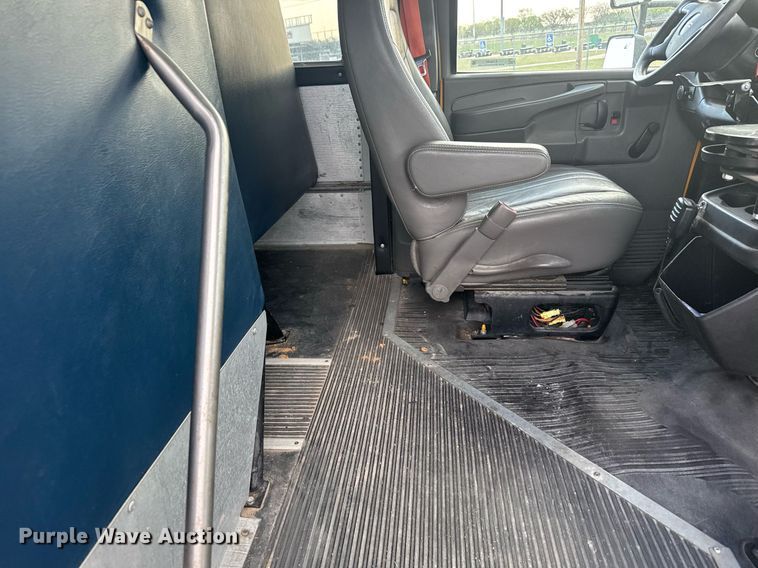 image for item EG6397 2015 Thomas Built Savana G4500 school bus