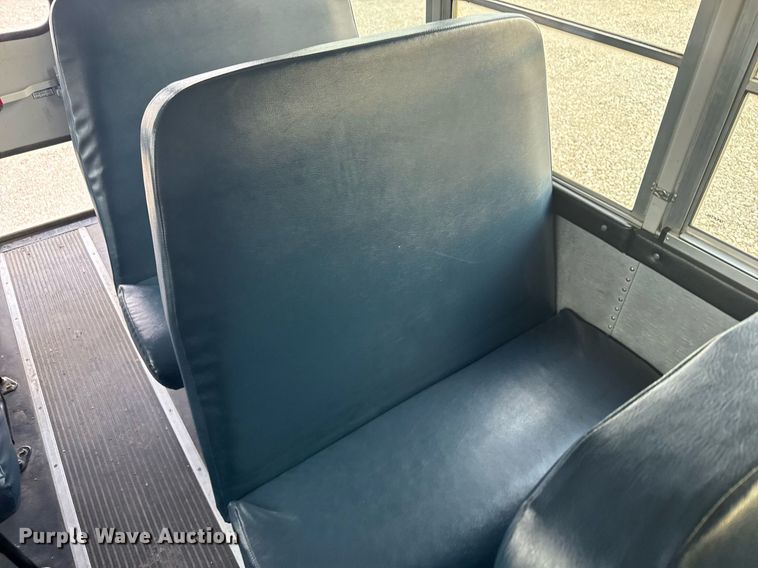 image for item EG6397 2015 Thomas Built Savana G4500 school bus