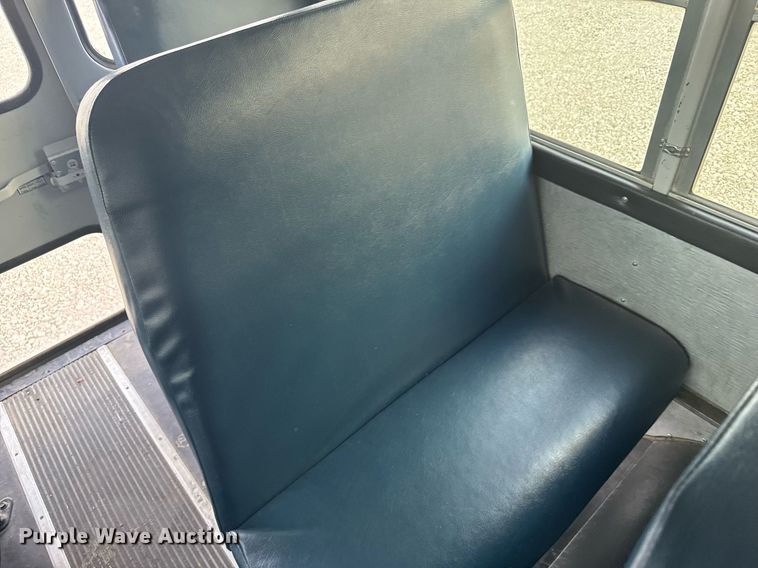 image for item EG6397 2015 Thomas Built Savana G4500 school bus