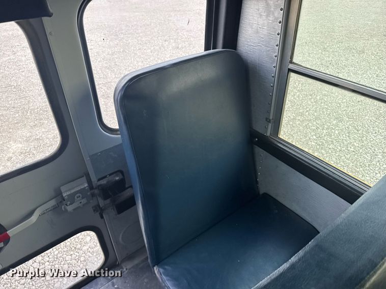 image for item EG6397 2015 Thomas Built Savana G4500 school bus