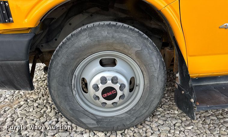 image for item EG6397 2015 Thomas Built Savana G4500 school bus