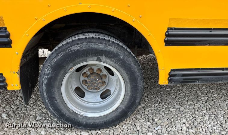 image for item EG6397 2015 Thomas Built Savana G4500 school bus