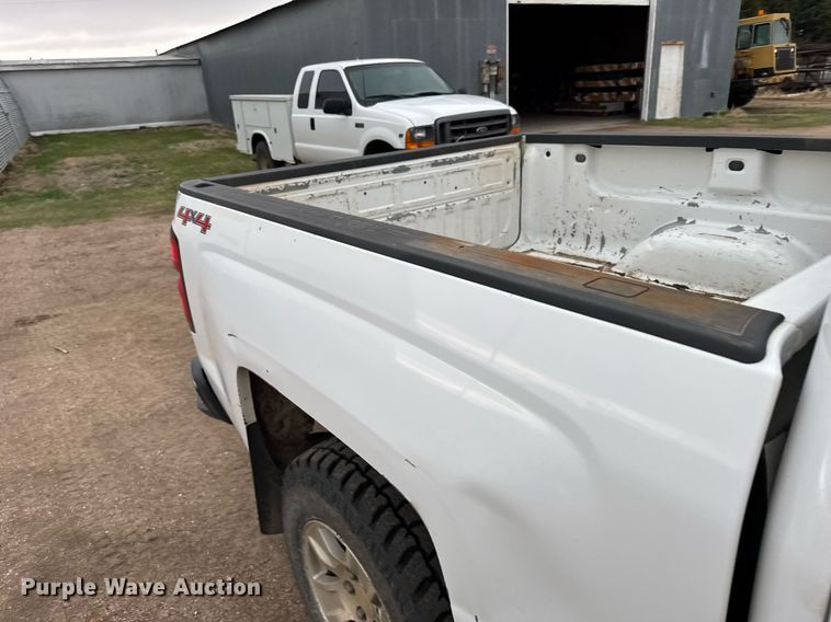 image for item EG6400 2014 Chevrolet Silverado 1500 Crew Cab pickup truck