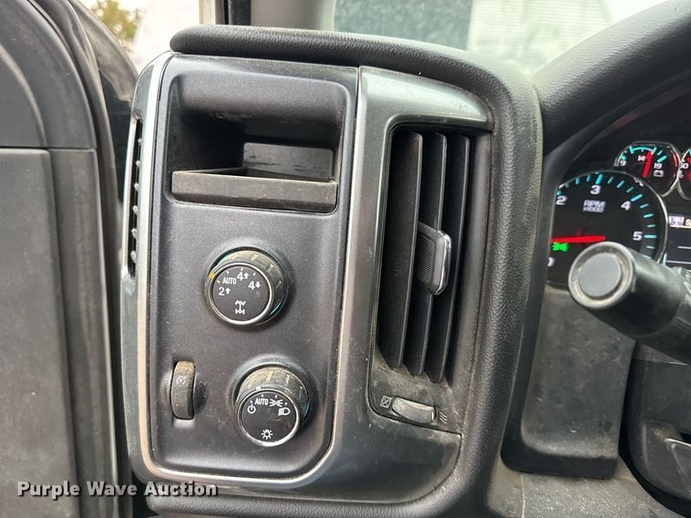 image for item EG6400 2014 Chevrolet Silverado 1500 Crew Cab pickup truck