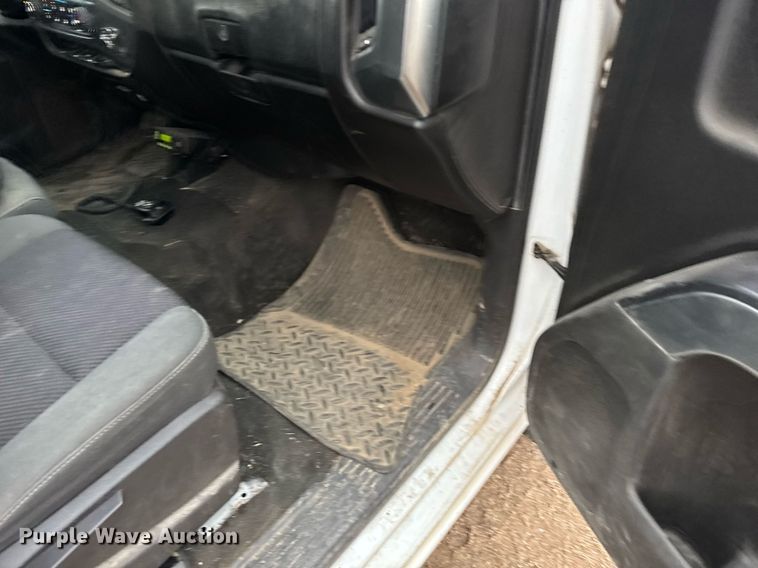 image for item EG6400 2014 Chevrolet Silverado 1500 Crew Cab pickup truck