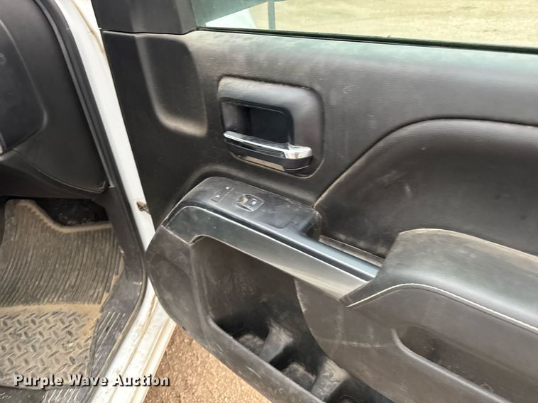 image for item EG6400 2014 Chevrolet Silverado 1500 Crew Cab pickup truck