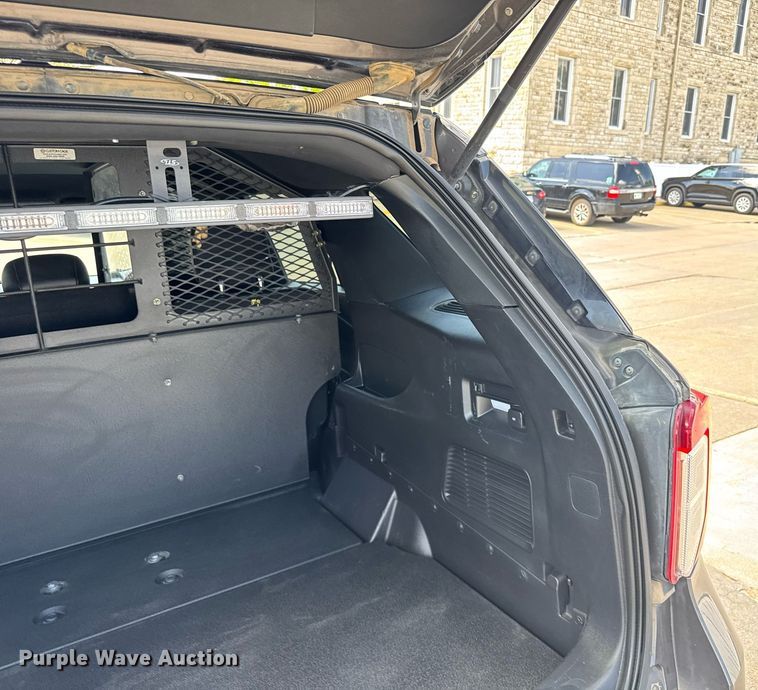 image for item EG6402 2020 Ford Explorer Police Interceptor SUV