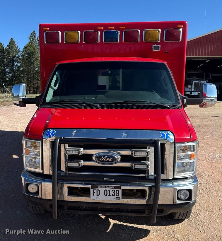 image for item EG6410 2010 Ford E450 ambulance