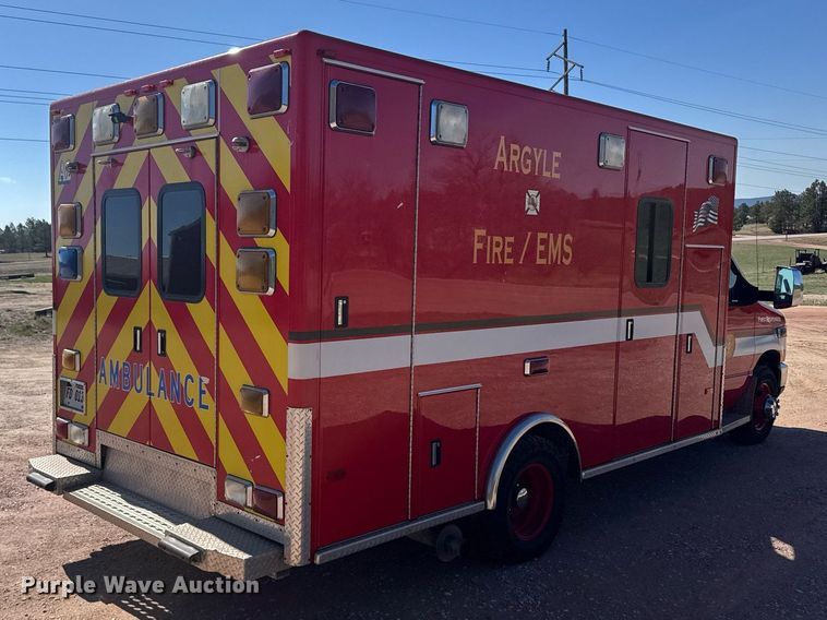 image for item EG6410 2010 Ford E450 ambulance