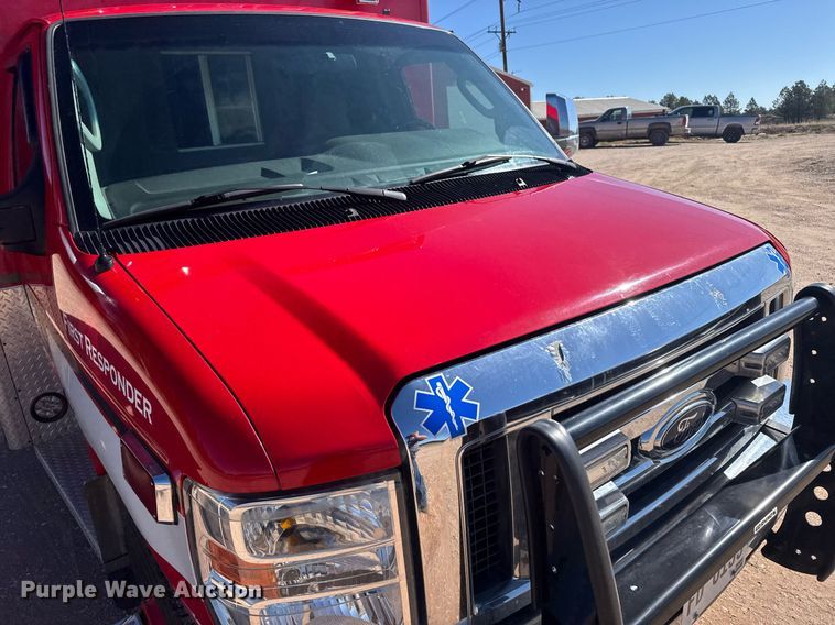 image for item EG6410 2010 Ford E450 ambulance