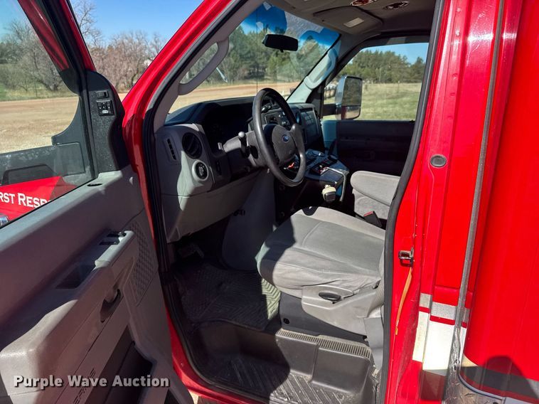 image for item EG6410 2010 Ford E450 ambulance