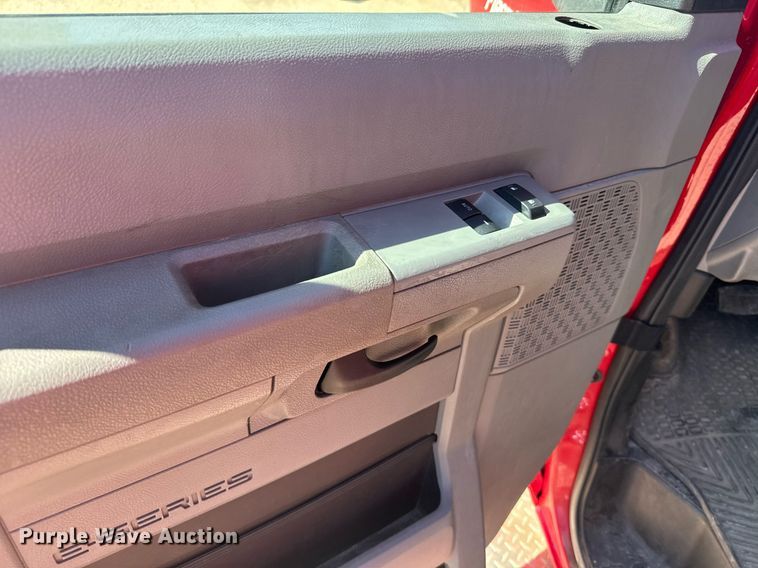 image for item EG6410 2010 Ford E450 ambulance