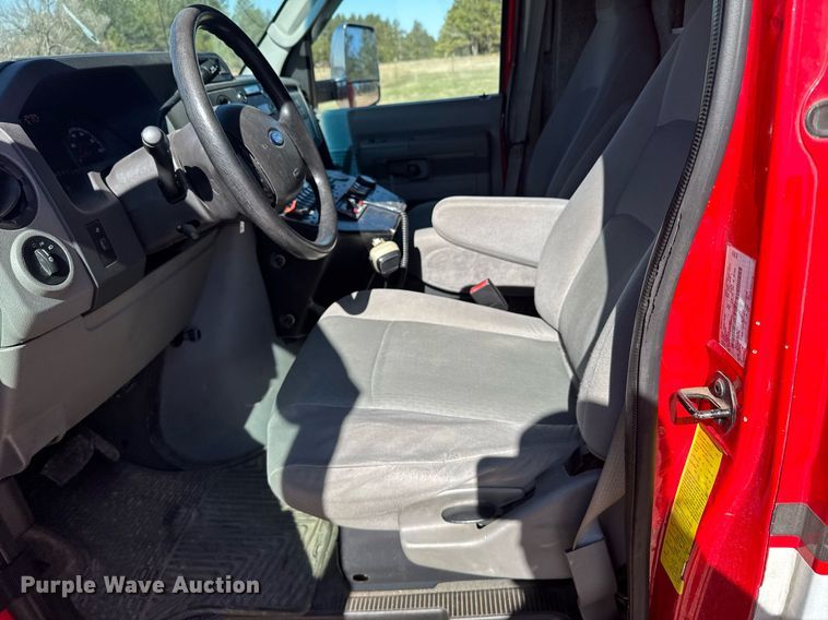 image for item EG6410 2010 Ford E450 ambulance